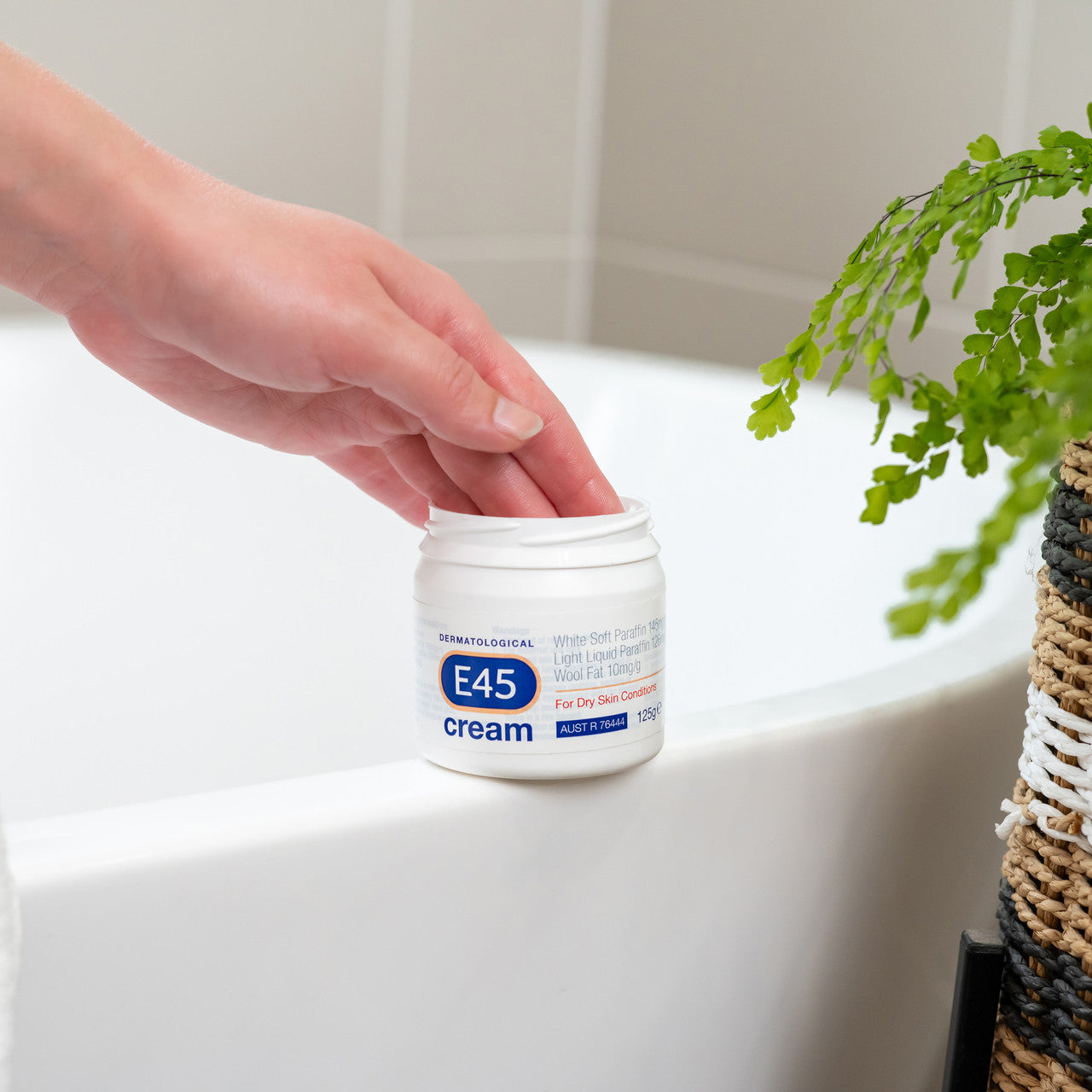 E45 Moisturising Cream for Dry Skin & Eczema 125g