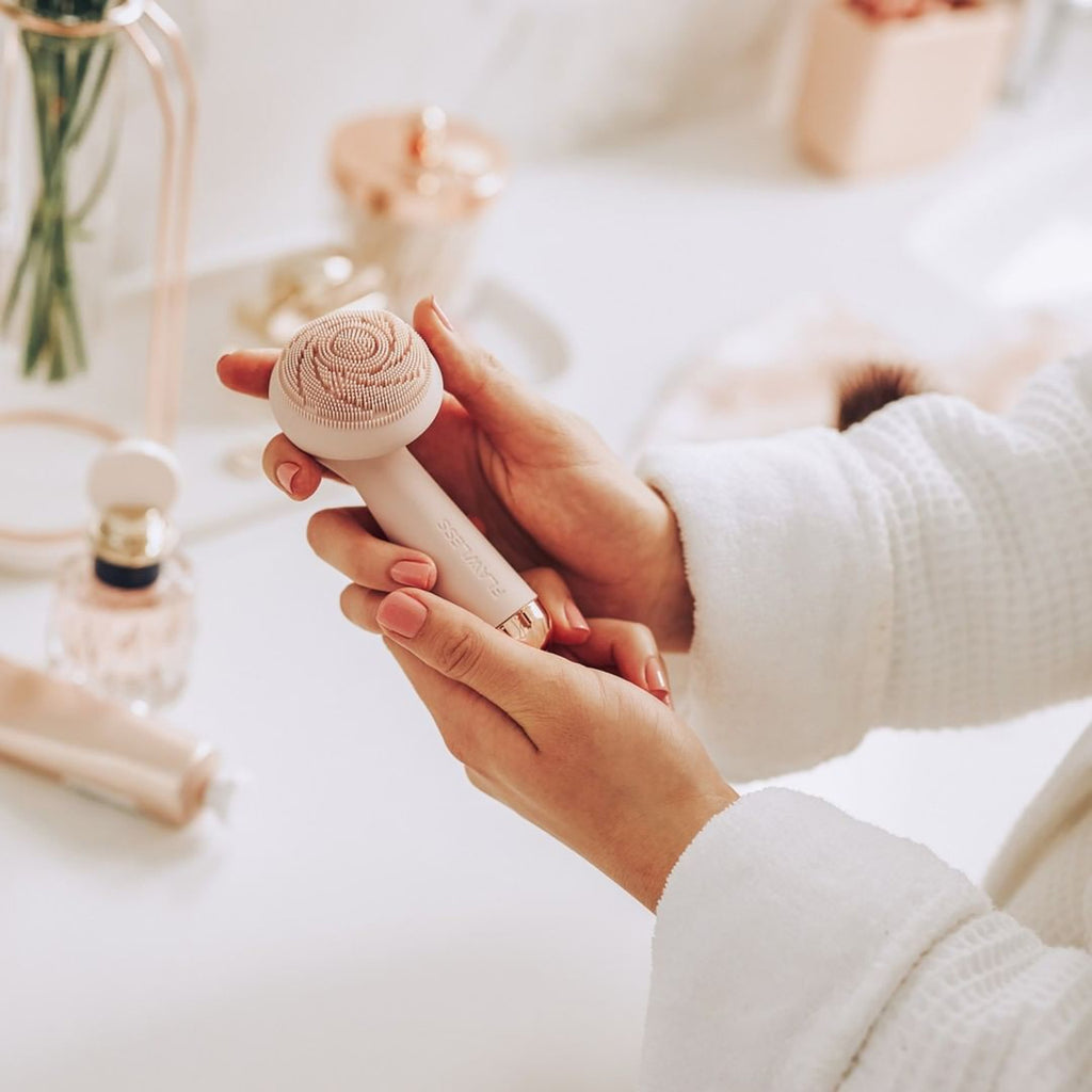 Finishing Touch Flawless Cleanse - Silicone Facial Cleanser 