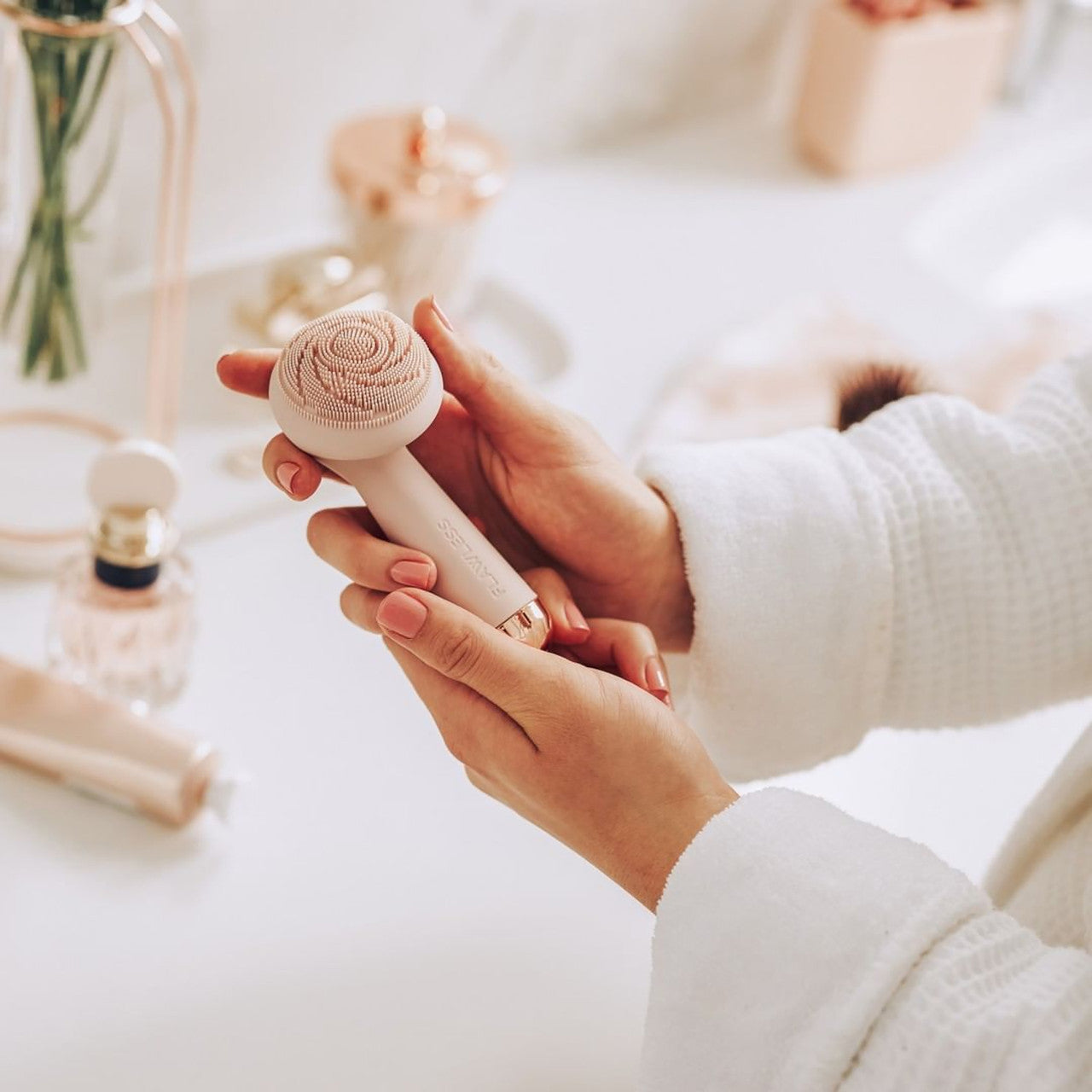 Finishing Touch Flawless Cleanse - Silicone Facial Cleanser 